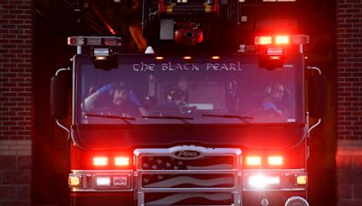 Highlands Ranch house fire burns two homes, threatening third