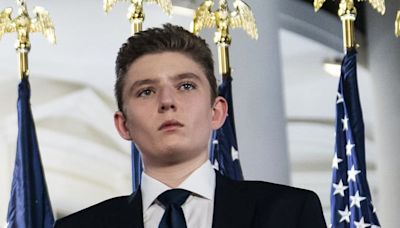 El hijo menor de Donald Trump cumplió 18 años y hará su debut en política como delegado de Florida