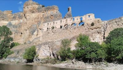 Buscan a un hombre desaparecido tras caer por un desnivel en el mirador del convento de la Hoz, en Segovia