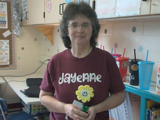 Elementary school custodian crochets 550 flowers for each student’s mom on Mother’s Day