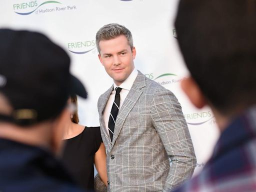 Ryan Serhant, who's sold $10 billion in real estate over 16 years, swears by his '1,000-minute rule'