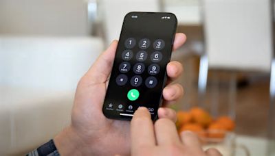 How to Set Up Voicemail on Your iPhone