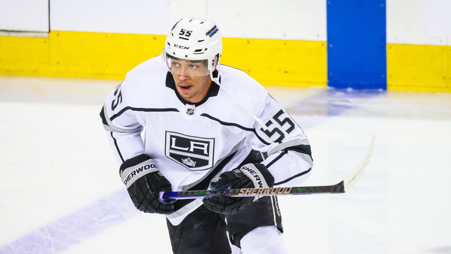 Kings Sign Star Forward to Extension