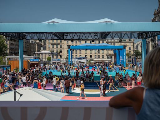 JO de Paris : on a testé la « Terrasse des Jeux », la grande fan zone installée devant l’Hôtel de Ville - REPORTAGE