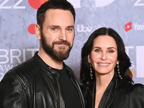 Courteney Cox confesó que su novio terminó con ella tras hacer terapia de pareja: “Me dolió mucho”