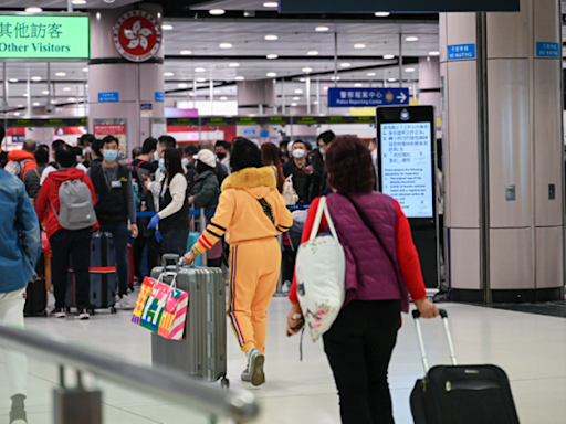 過去一年陸路出境本港居民人次達 7,460 萬 訪港旅客僅 2,819 萬