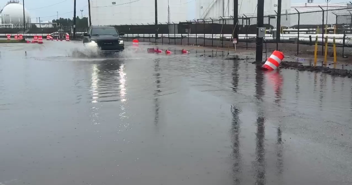 Remnants of Hurricane Beryl leave streets flooded, drivers stranded in Chicago area