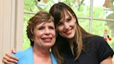 Jennifer Garner Says Her Mom “Doesn't Believe In Guilt”