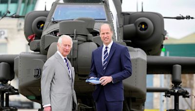 Carlos III transfiere al príncipe Guillermo el cargo de coronel en jefe del cuerpo aéreo del ejército en su primer acto conjunto desde 2022