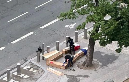 Eiffel Tower coffin mystery linked to Kremlin