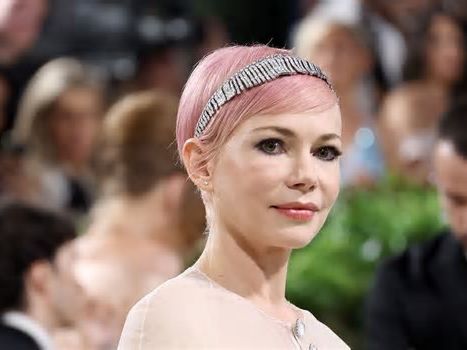 Michelle Williams Arrived at the Met Gala in History-Making Chanel Jewelry