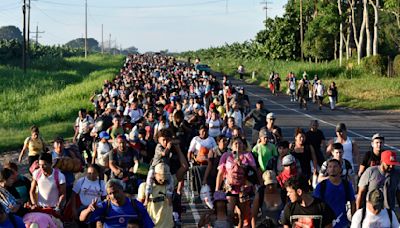 New migrant caravan leaves southern Mexico on foot to head for US border