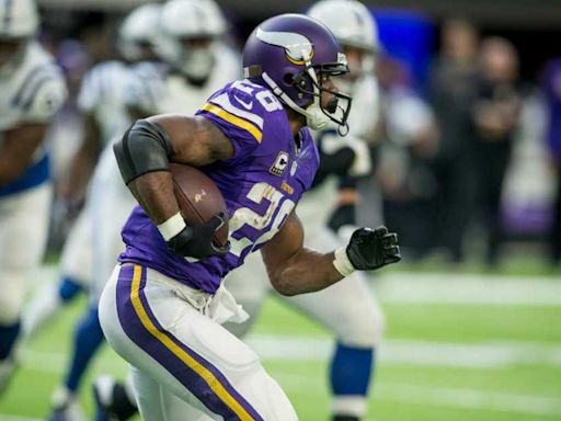 Vikings’ Adrian Peterson ranked 8th-best running back in NFL history