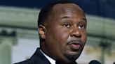 Roy Wood Jr. Takes Down Clarence Thomas At White House Correspondents' Dinner