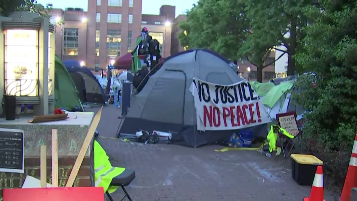 Israel-Hamas war protest at GW grows to 200; university barriers dismantled