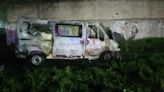 Misterio por una camioneta incendiada en un baldío de Berisso - Diario Hoy En la noticia