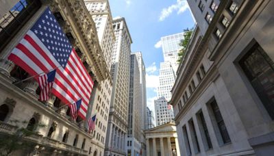 Stocks Show Modest Gains Ahead Of Fed's Inflation Report; Chipmakers Struggle, While Gold And Bitcoin Rebound: What's Driving...