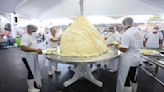 Oaxaca rompe récord Guiness con el quesillo más grande del mundo