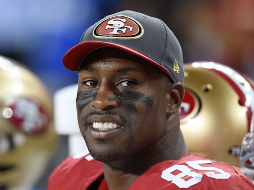 Vernon Davis hopes to lead by example as NFL legend turned actor releases memoir