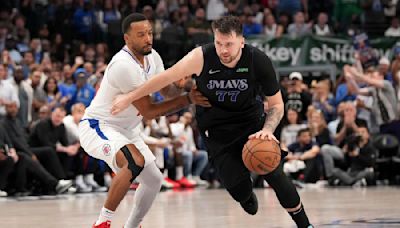 Luka Doncic y los Mavericks sacan del camino a los Clippers y avanzan a la segunda ronda de los playoffs