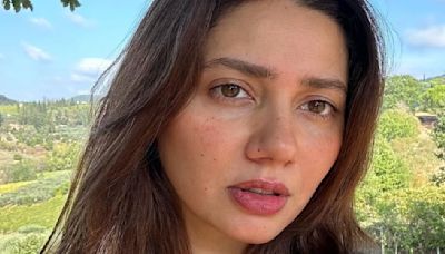 Mahira Khan poses with her doppelganger; netiznes say ‘The multiverse is colliding’