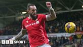 Steven Fletcher: Forward signs new one-year Wrexham deal