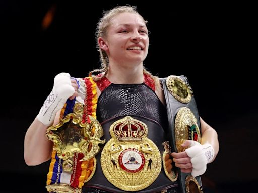 Lauren Price: la futbolista y medallista de oro olímpica que ahora es campeona mundial de boxeo