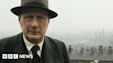 Unearthed Lowry chats reveal a 'drifter' who never found love