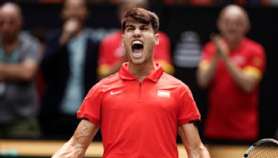 Alcaraz impone su jerarquía y lleva a España a la Fase Final