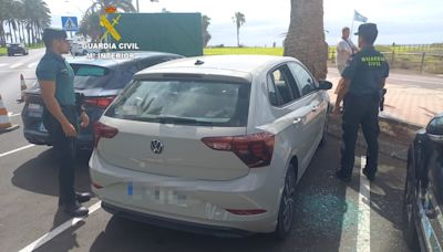 La Guardia Civil auxilia a un bebé de un año atrapado en el interior de un coche en Fuerteventura