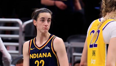 WNBA: Mesmo com jogo histórico de Clark com 30 pontos, Indiana Fever perde