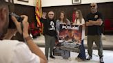 Ximo Bayo presenta en el ayuntamiento de Sagunto el festival Retro Future al grito de "Hu Ha"