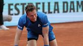 Jiri Lehecka y un dramático retiro en el Masters 1000 de Madrid: un dolor insoportable y una raqueta explotada contra el suelo