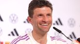 Müller no piensa dejar la selección y le desea éxito a Flick en Barcelona