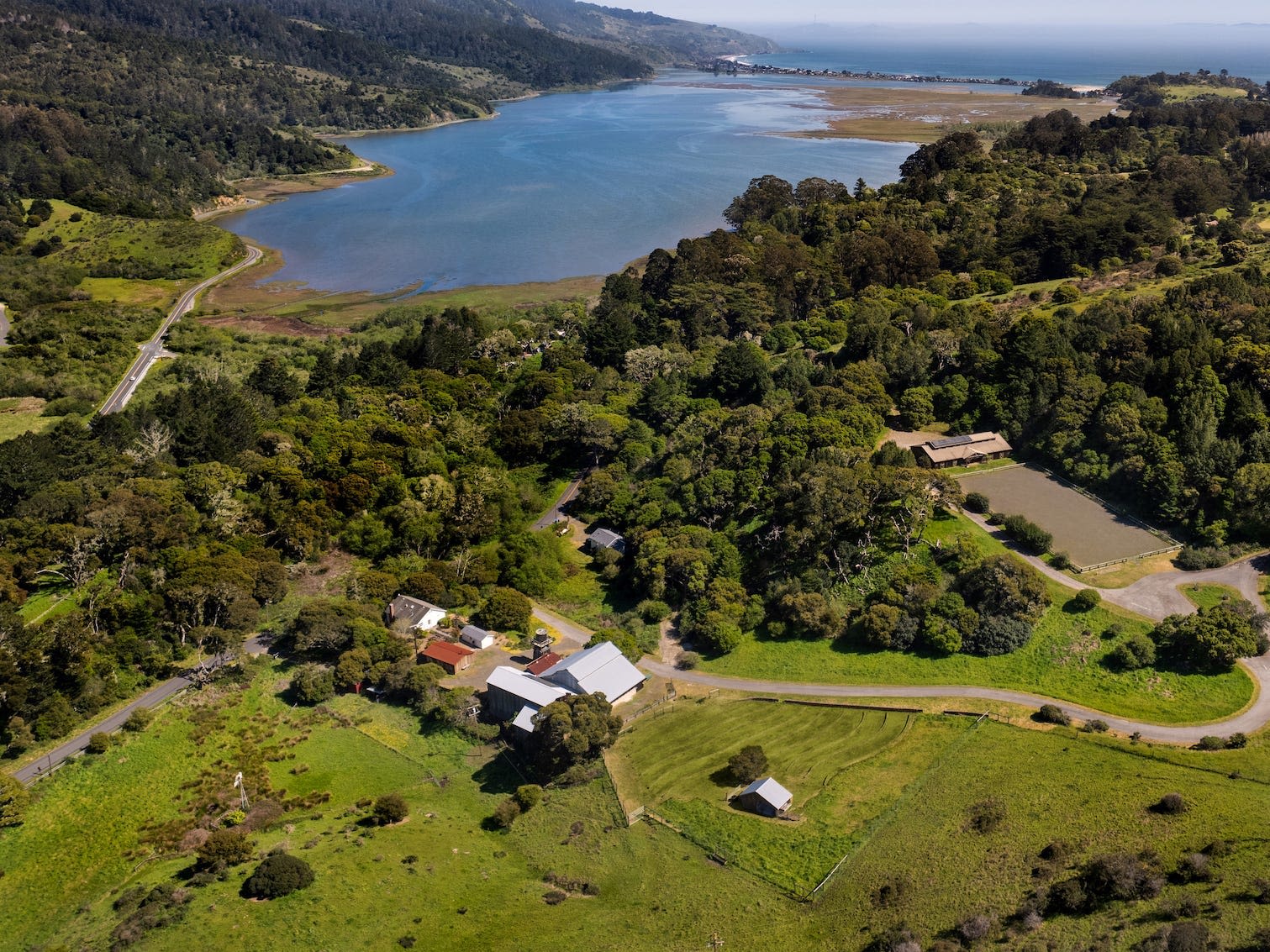 Take a look inside the California estate of celebrity photographer Annie Leibovitz that was just listed for $8.995M