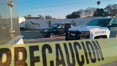 Tres hombres son masacrados a tiros en estacionamiento de Apaseo el Grande