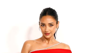 Shay Mitchell Previews ‘Thirst’ Series — and Shares Which ‘PLL’ Costar She Wants for Season 2