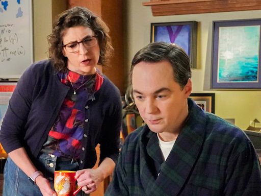 CBS Shares First Photos of Jim Parsons & Mayim Bialik Reprising ‘Big Bang Theory’ Roles for ‘Young Sheldon’ Series Finale
