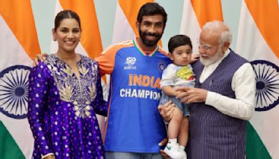 VIRAL Cute Photo : PM Modi's Heartwarming Moment With Jasprit Bumrah And Sanjana Ganesan’s Son Angad