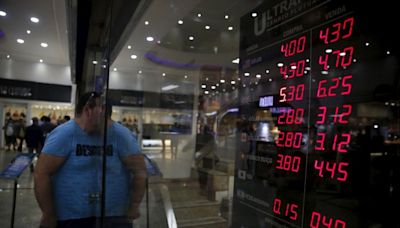 Brasil tem fluxo cambial negativo US$1,958 bi em maio até dia 24, diz BC Por Reuters