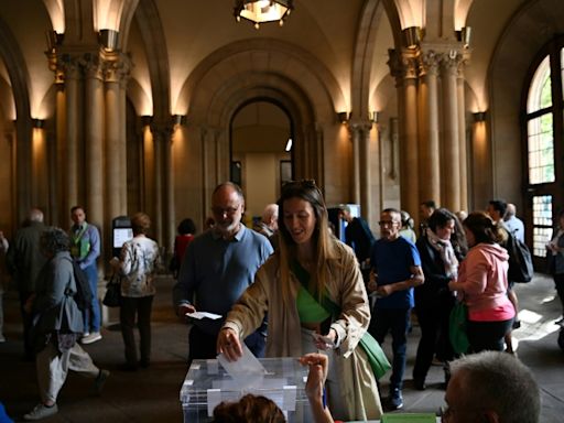 Los socialistas de Sánchez buscan hacerse con el poder en las elecciones catalanas