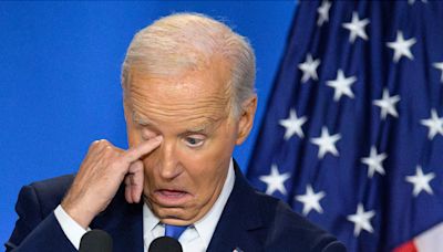 Los yerros y titubeos hunden a Biden