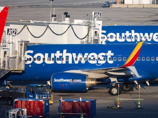 Southwest plane drops to ‘within 400ft’ of Pacific Ocean