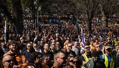 Australia politics live: thousands join Melbourne and Sydney CFMEU protests; Greens win Senate vote to delay Labor’s help-to-buy bill