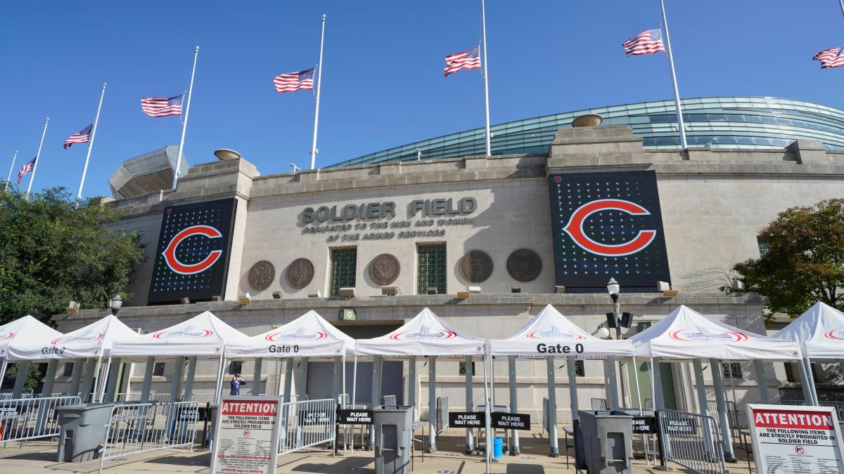 Architect redesigns Soldier Field amid financial skepticism in Bears' stadium plan