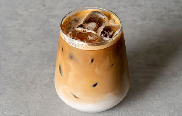 For A Better Iced Latte, Pour Your Milk First