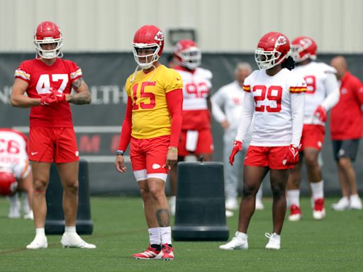 Chiefs' Patrick Mahomes Forced to Stop Intrasquad Fight During Practice