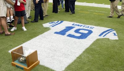 Late Football Hall of Famer Johnny Unitas is Born on This date in 1933 | Majic 105.7