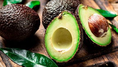 Keep leftover avocado 'fresh and green' for longer with four easy tips