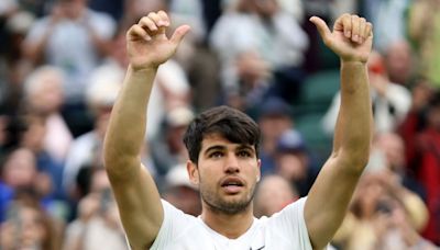 Carlos Alcaraz overcomes nerves, Daniil Medvedev to return to Wimbledon final